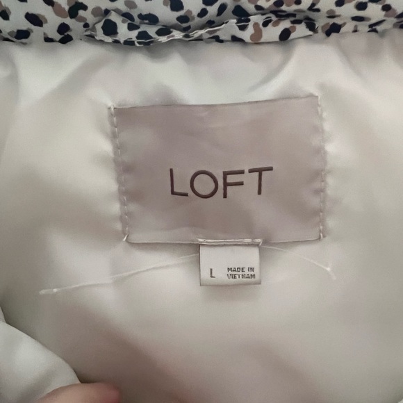 Loft Leopard Puffer Vest Women’s Size L - Picture 2 of 2